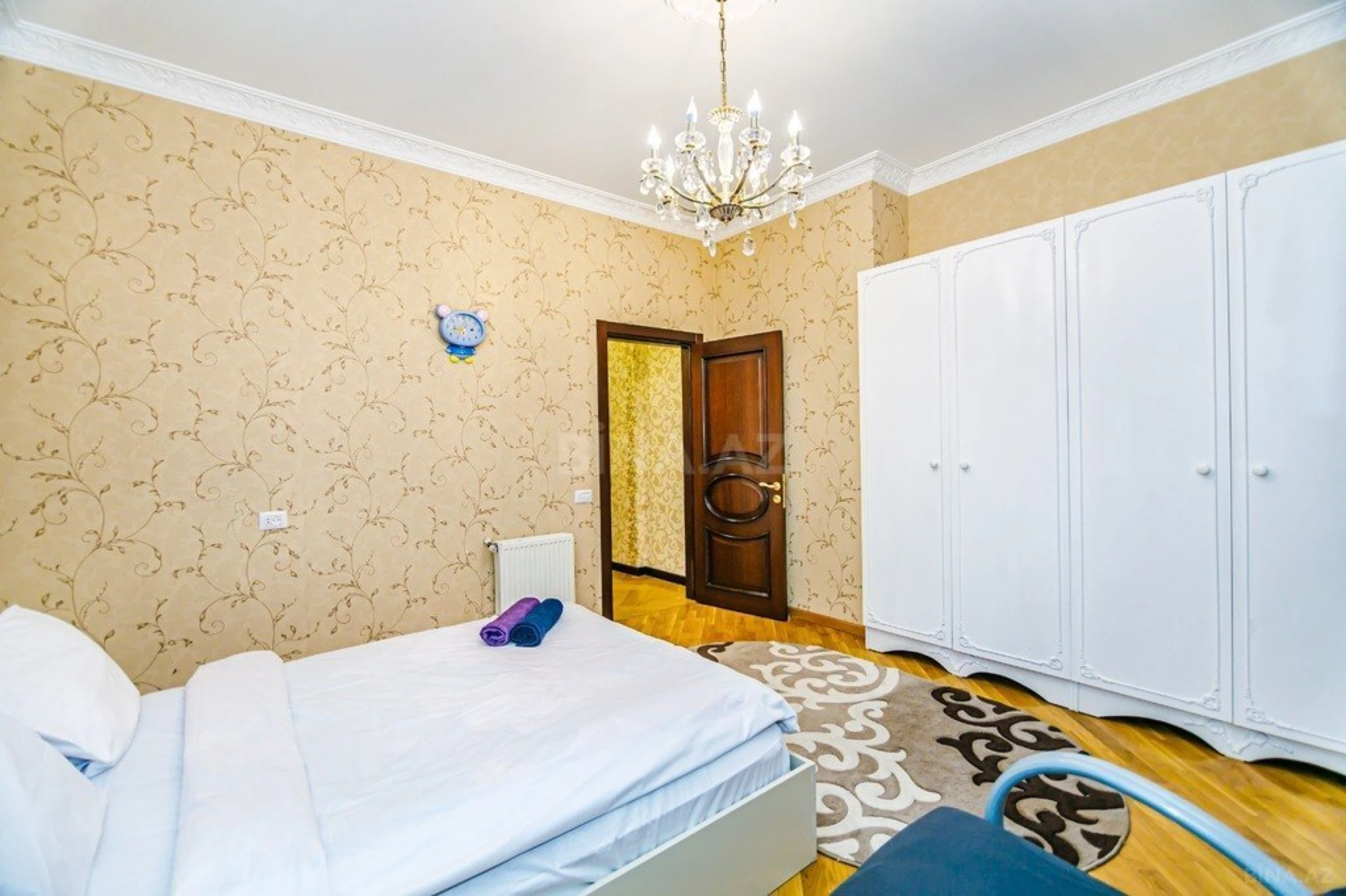 Kirayə verilir 3 otaqlı mənzil 185 m²