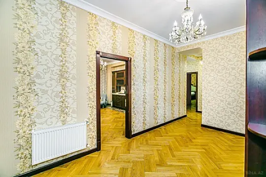 Kirayə verilir 3 otaqlı mənzil 185 m²