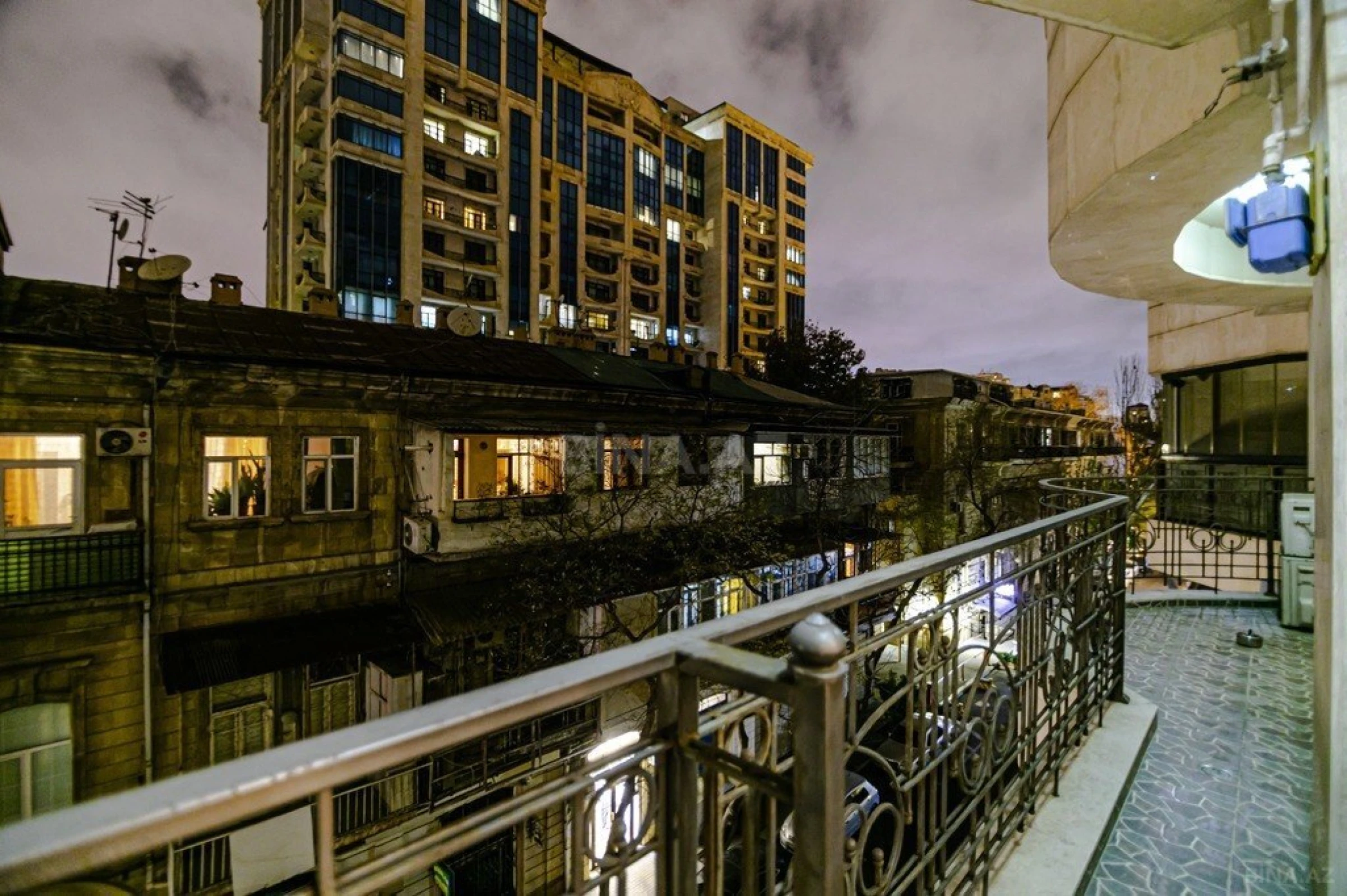 Kirayə verilir 3 otaqlı mənzil 185 m²