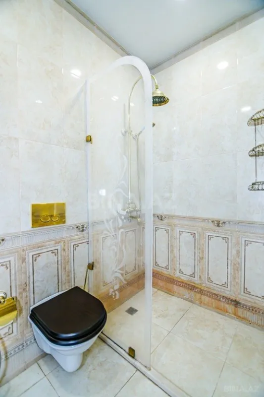 Kirayə verilir 3 otaqlı mənzil 185 m²