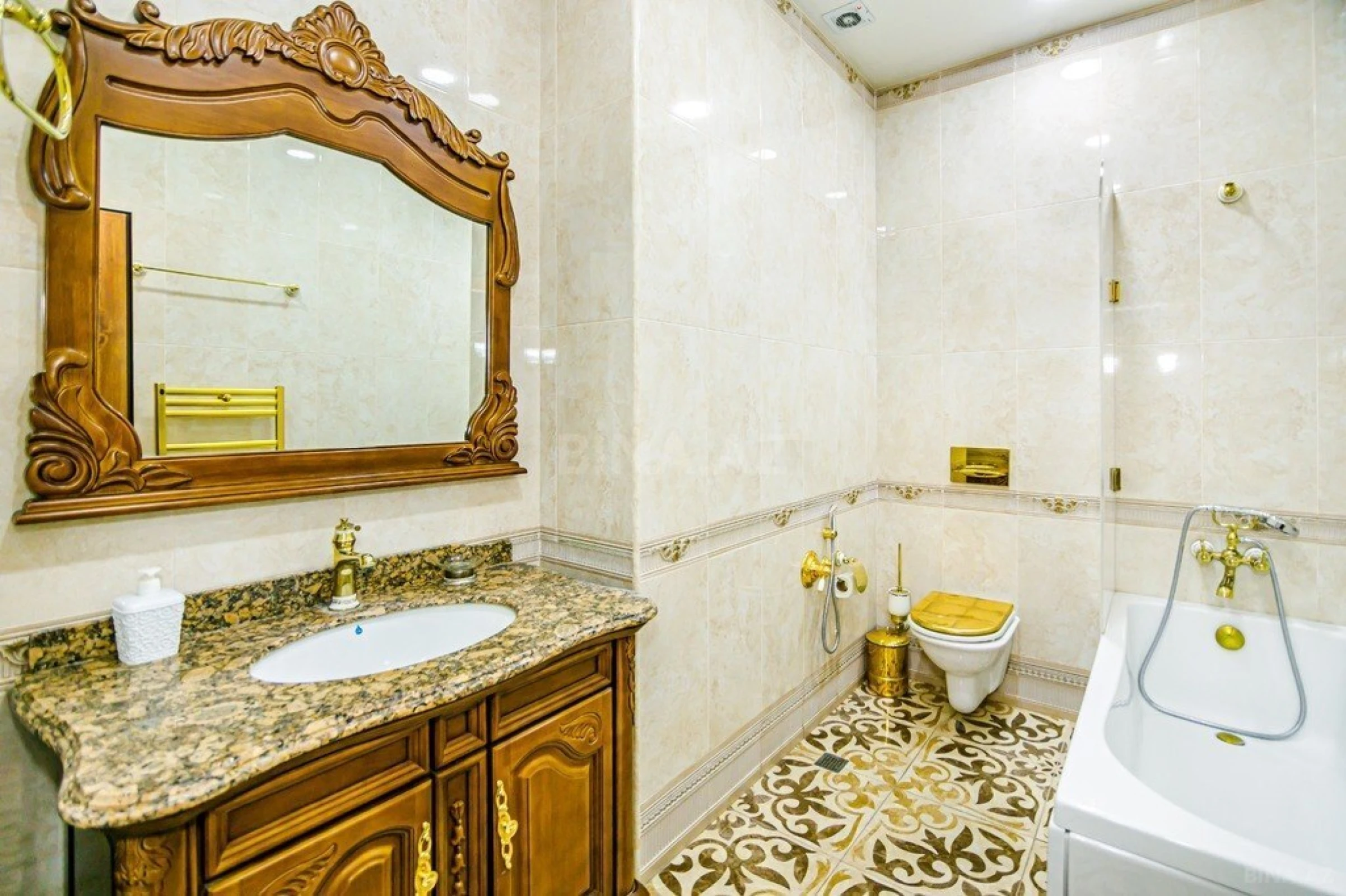 Kirayə verilir 3 otaqlı mənzil 185 m²