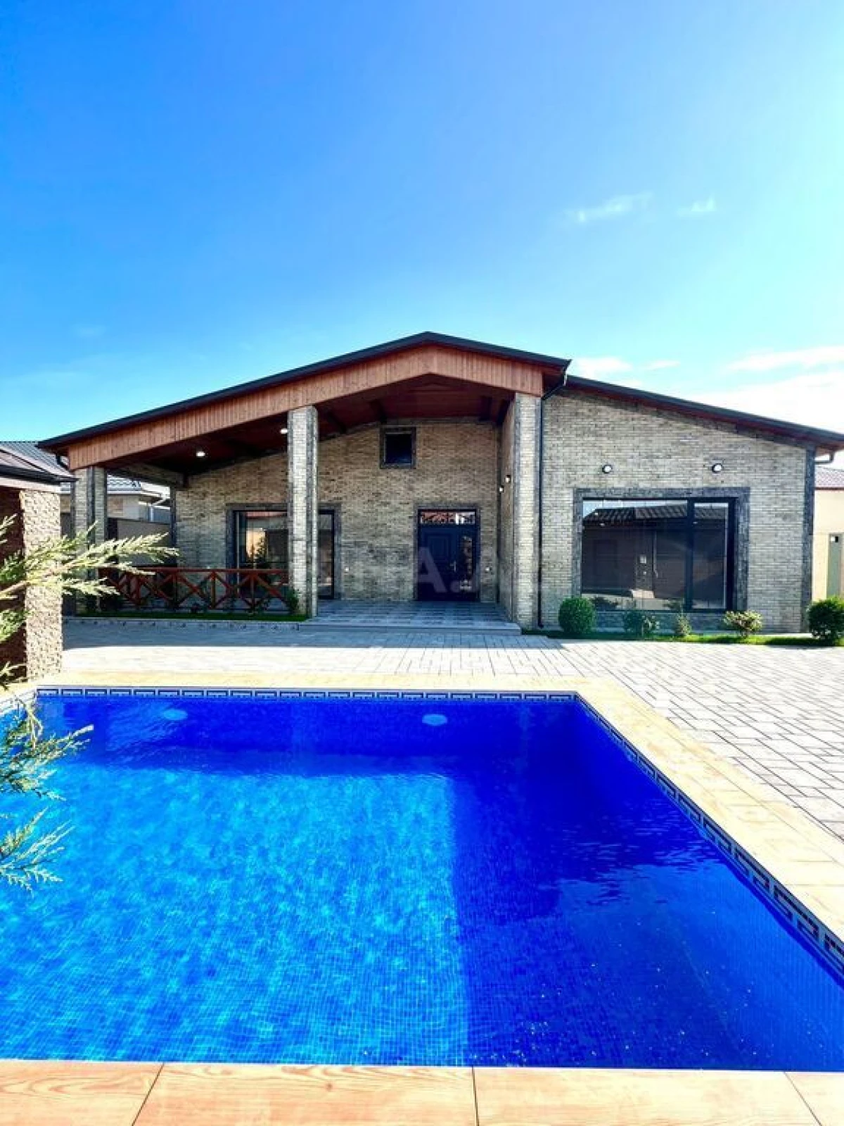 Satılır 4 otaqlı həyət evi 185 m²