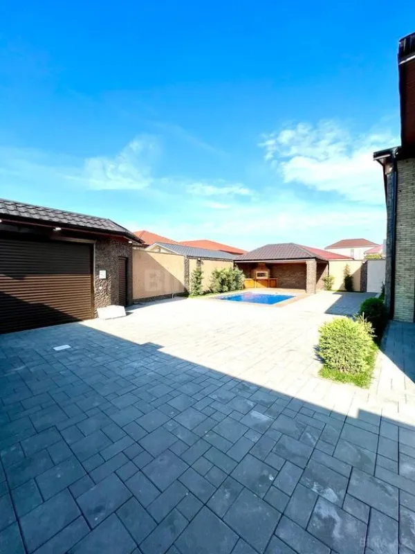 Satılır 4 otaqlı həyət evi 185 m²