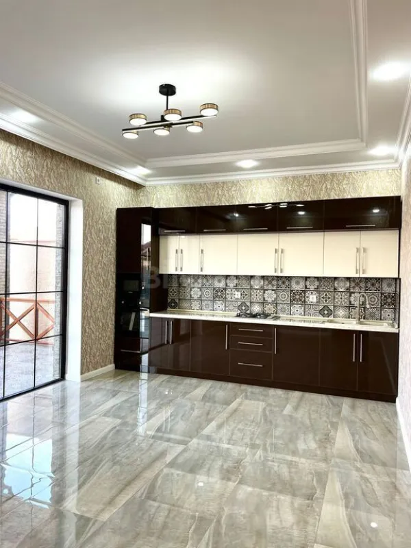 Satılır 4 otaqlı həyət evi 185 m²