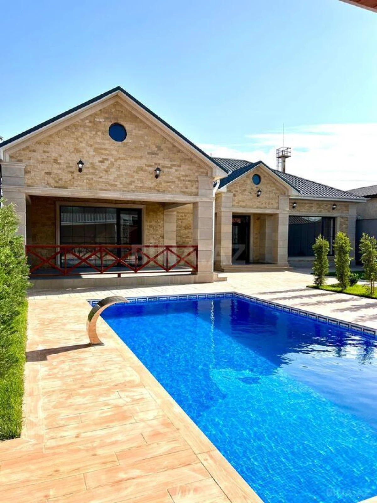 Satılır 4 otaqlı həyət evi 190 m²