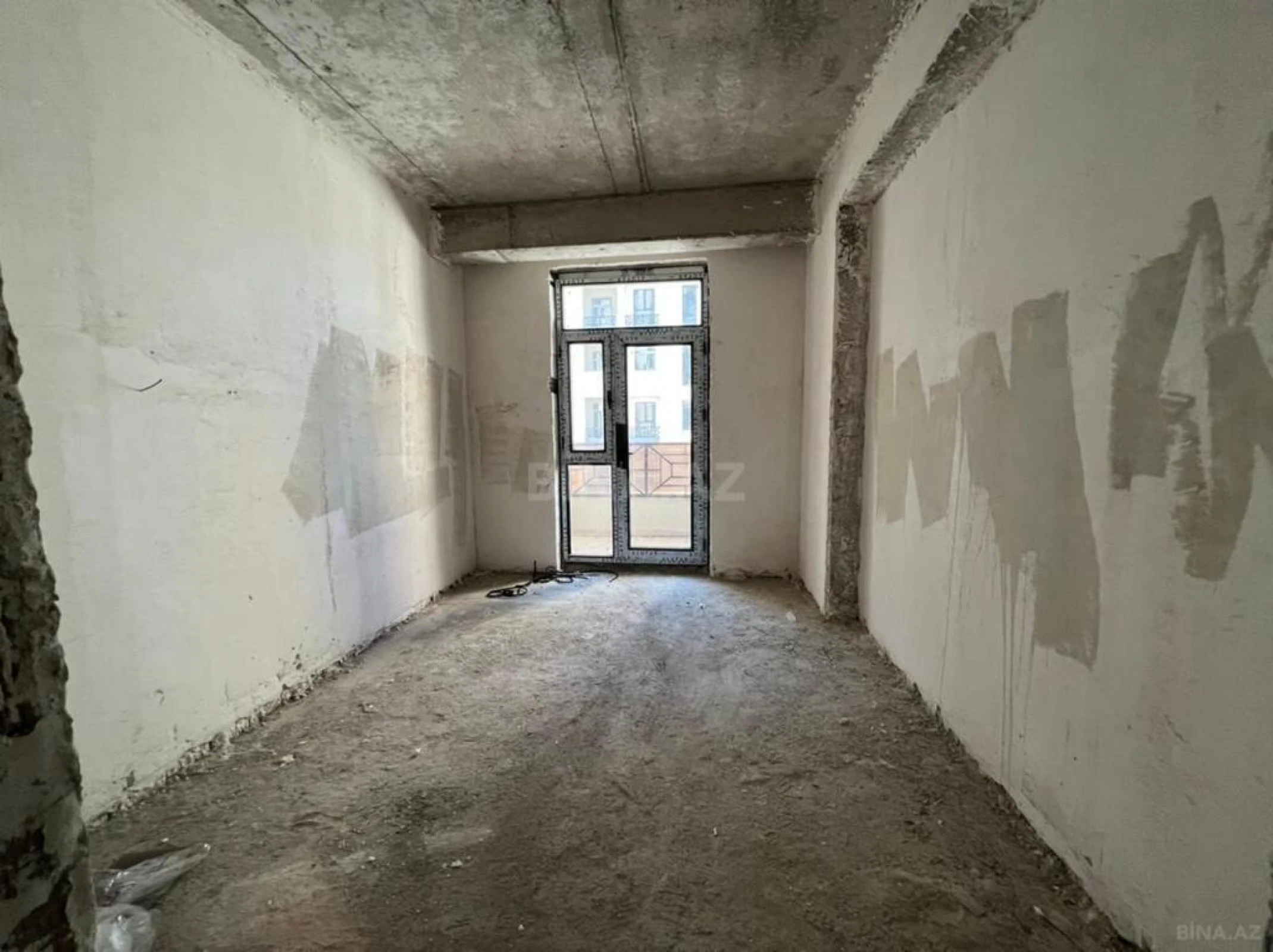 Satılır 3 otaqlı mənzil 144 m²