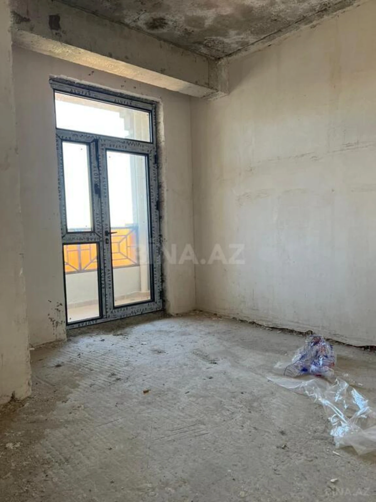 Satılır 3 otaqlı mənzil 144 m²