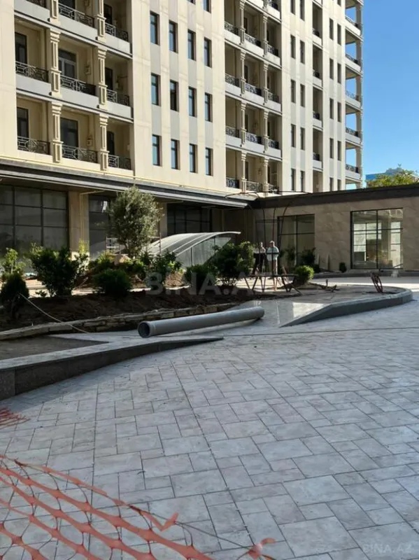 Satılır 3 otaqlı mənzil 144 m²