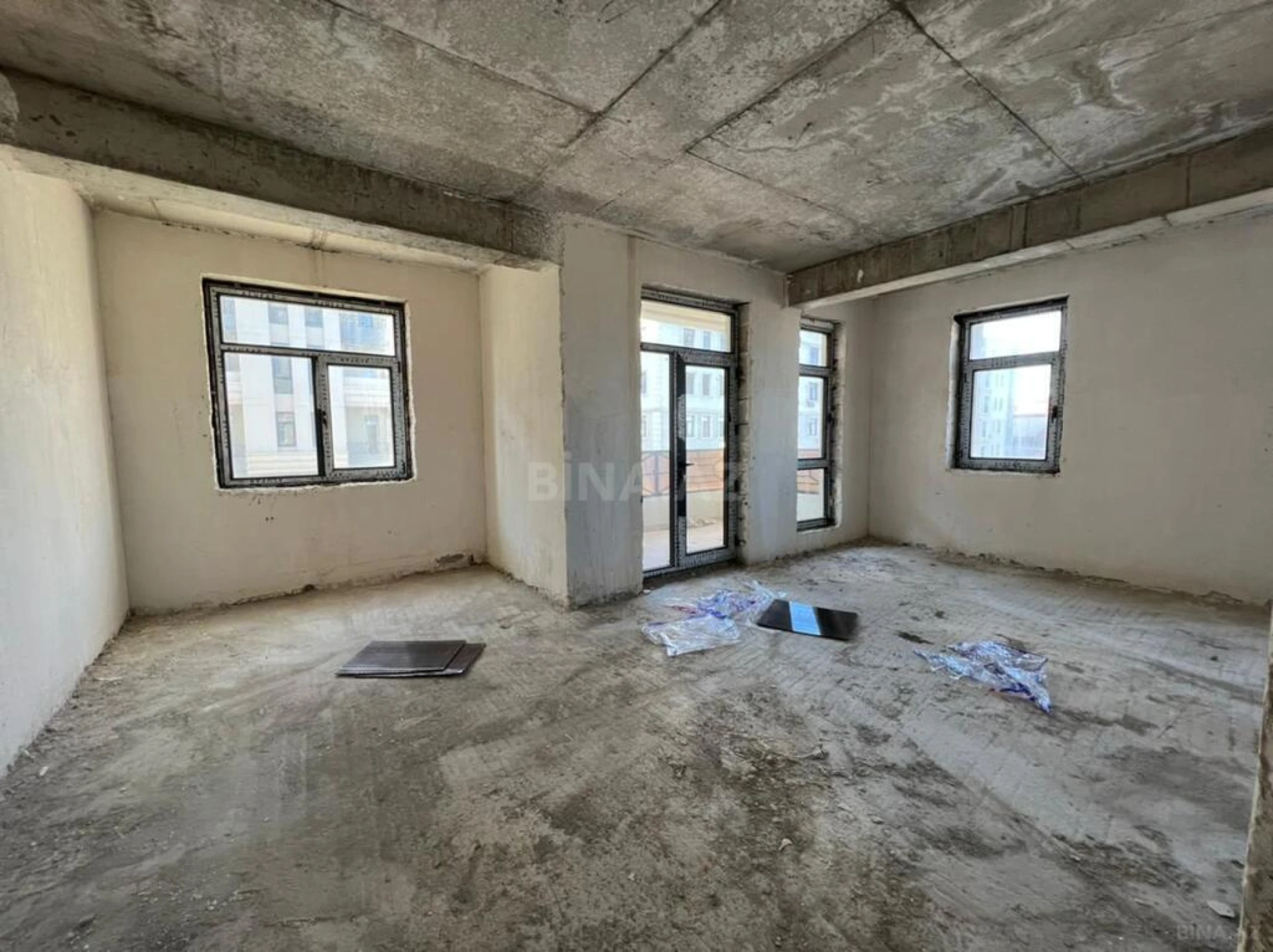 Satılır 3 otaqlı mənzil 144 m²