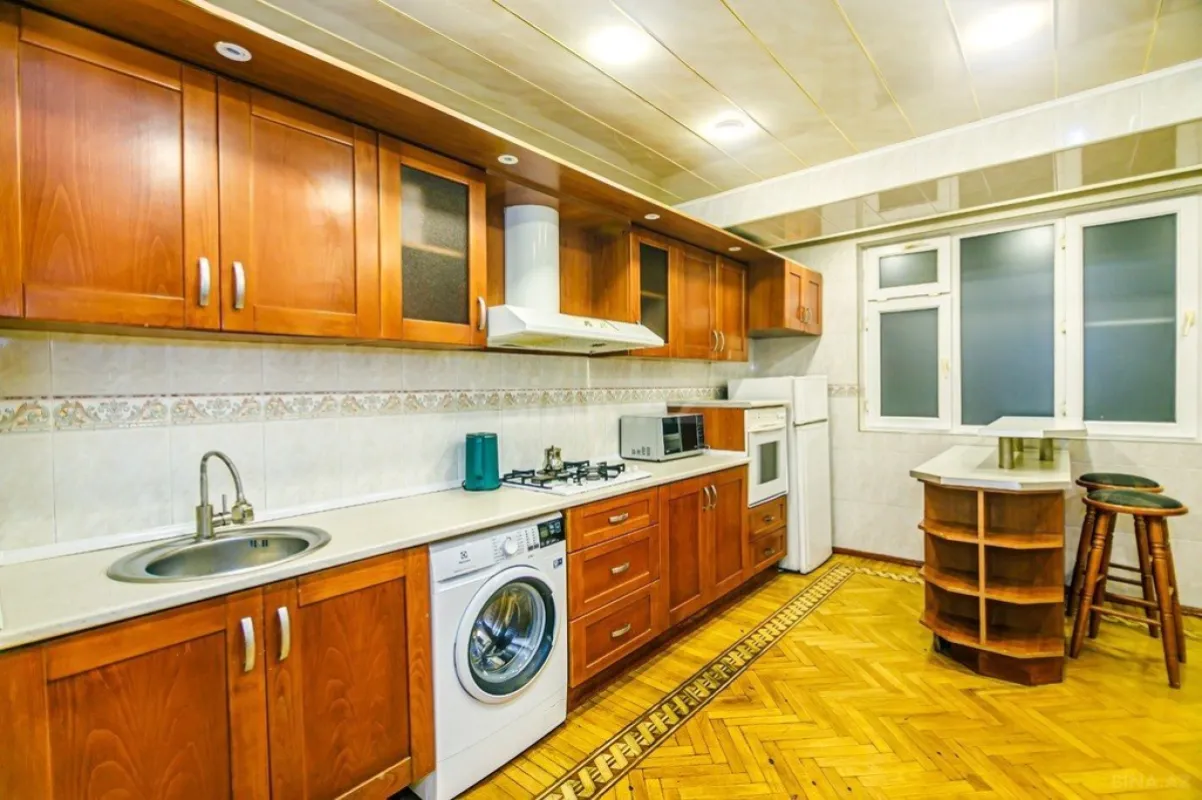 Kirayə verilir 3 otaqlı mənzil 99 m²