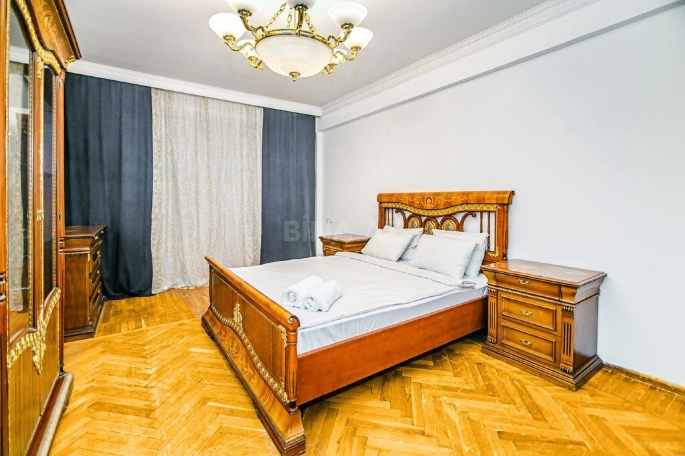 Kirayə verilir 3 otaqlı mənzil 123 m²