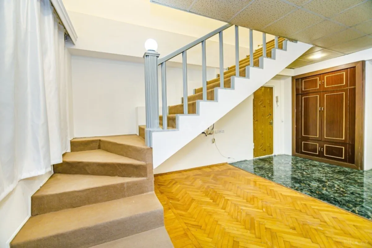 Kirayə verilir 3 otaqlı mənzil 123 m²