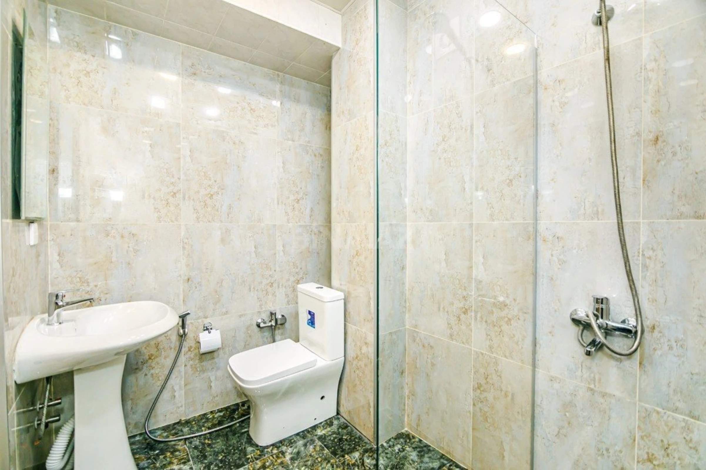 Kirayə verilir 3 otaqlı mənzil 123 m²