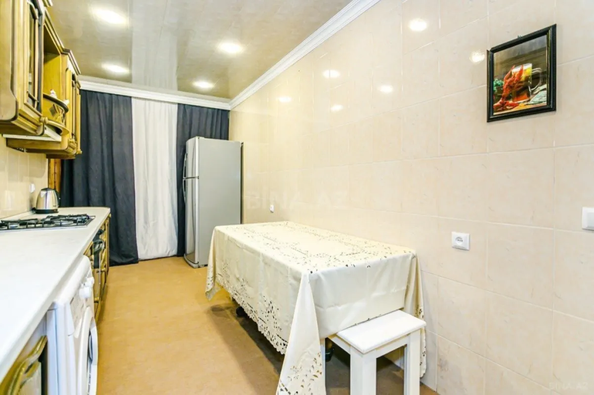Kirayə verilir 3 otaqlı mənzil 123 m²