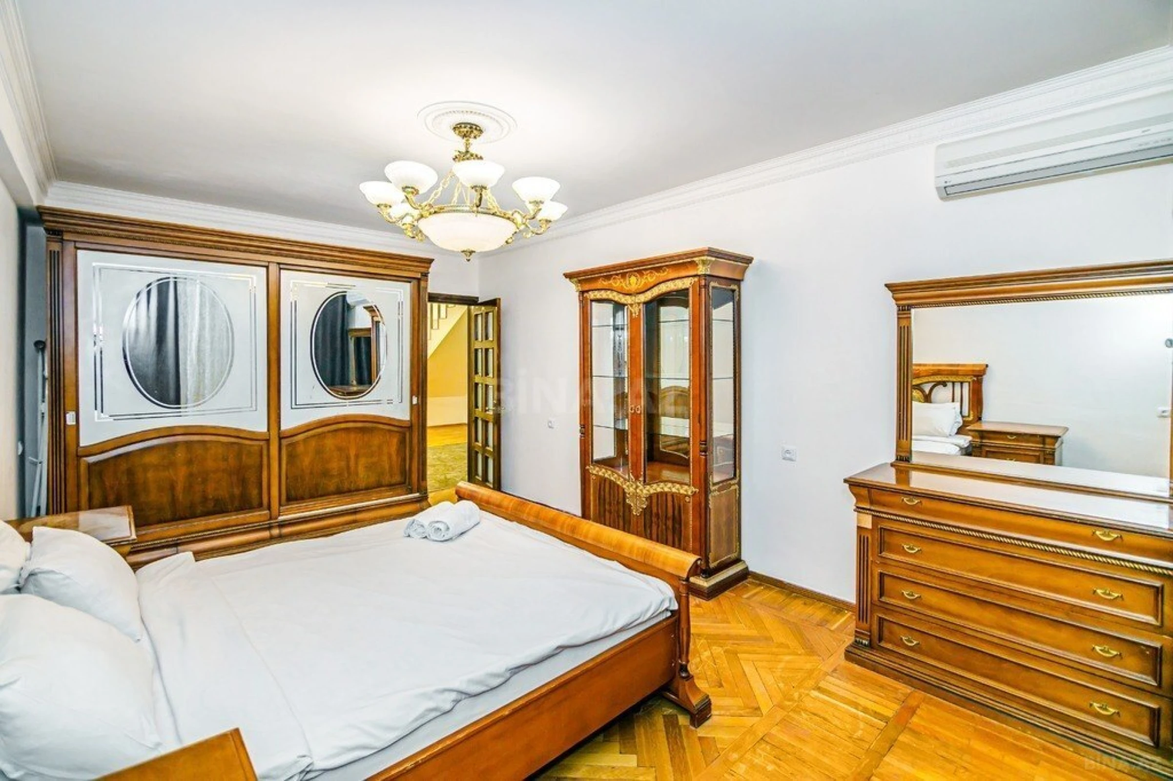 Kirayə verilir 3 otaqlı mənzil 123 m²