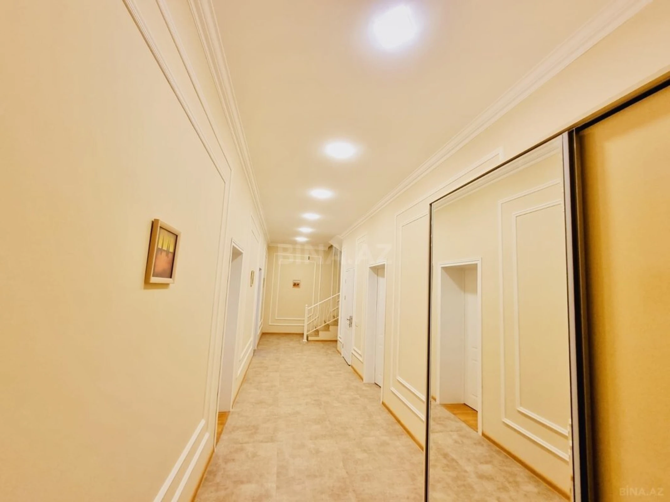 Satılır 5 otaqlı həyət evi 320 m²