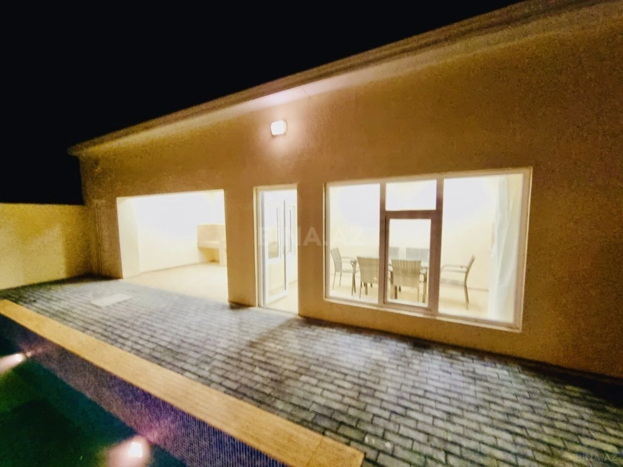 Satılır 5 otaqlı həyət evi 320 m²