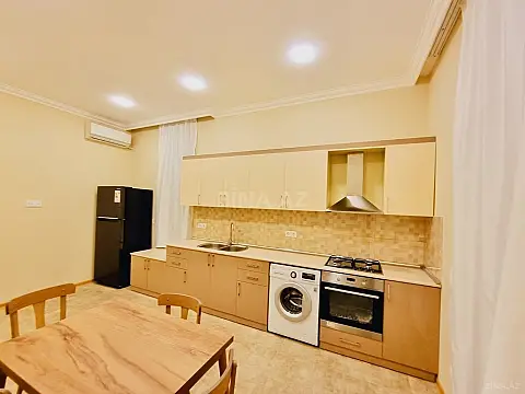 Satılır 5 otaqlı həyət evi 320 m²