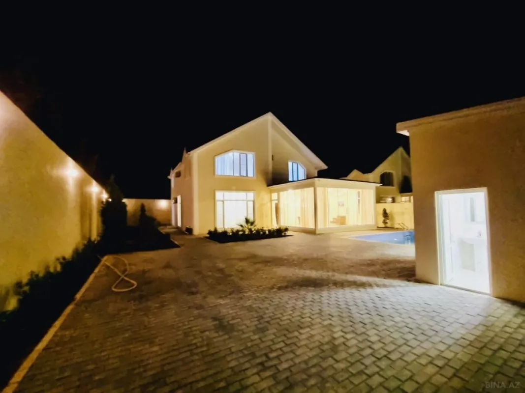 Satılır 5 otaqlı həyət evi 320 m²