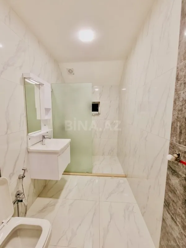 Satılır 5 otaqlı həyət evi 320 m²