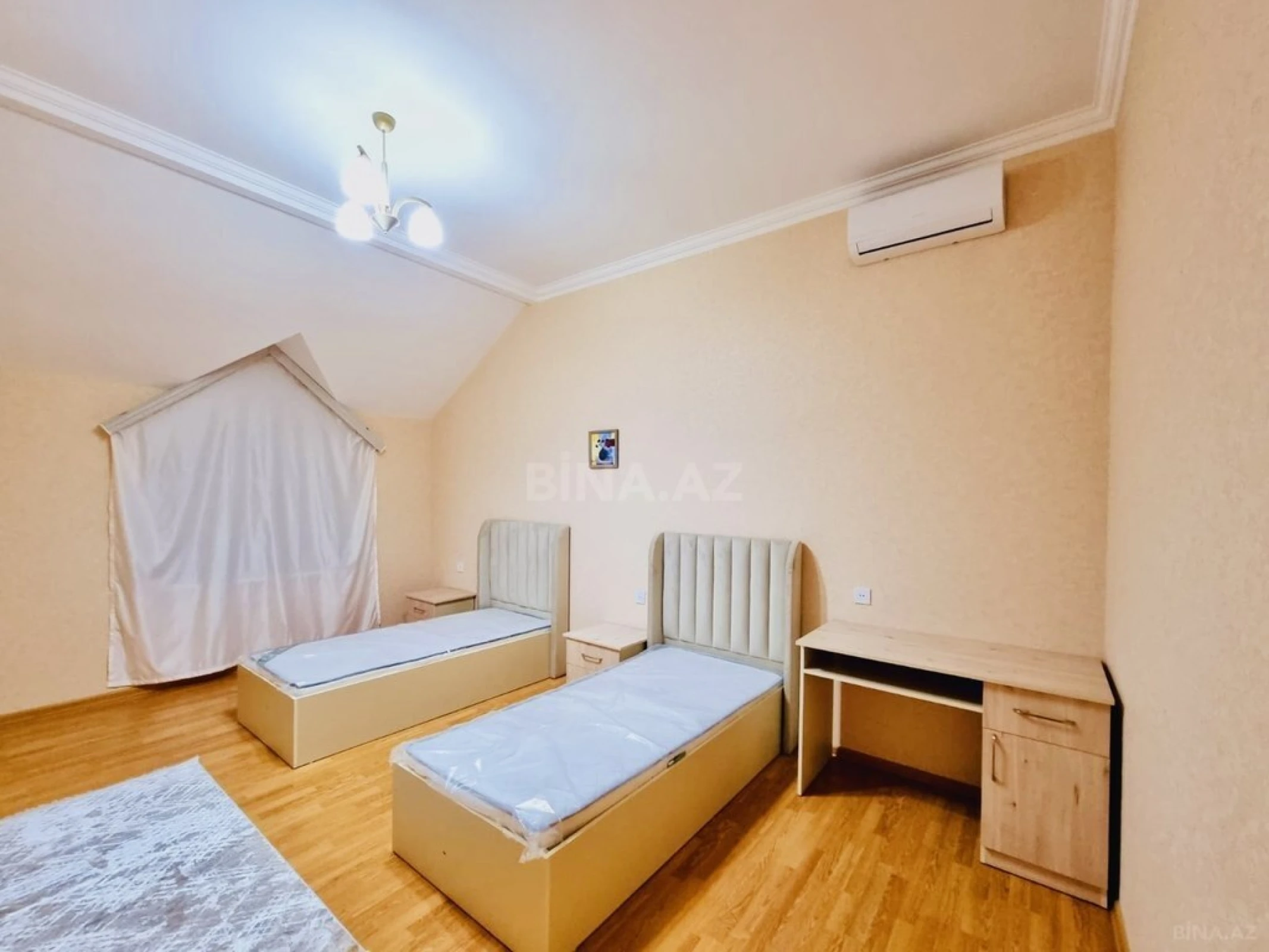Satılır 5 otaqlı həyət evi 320 m²