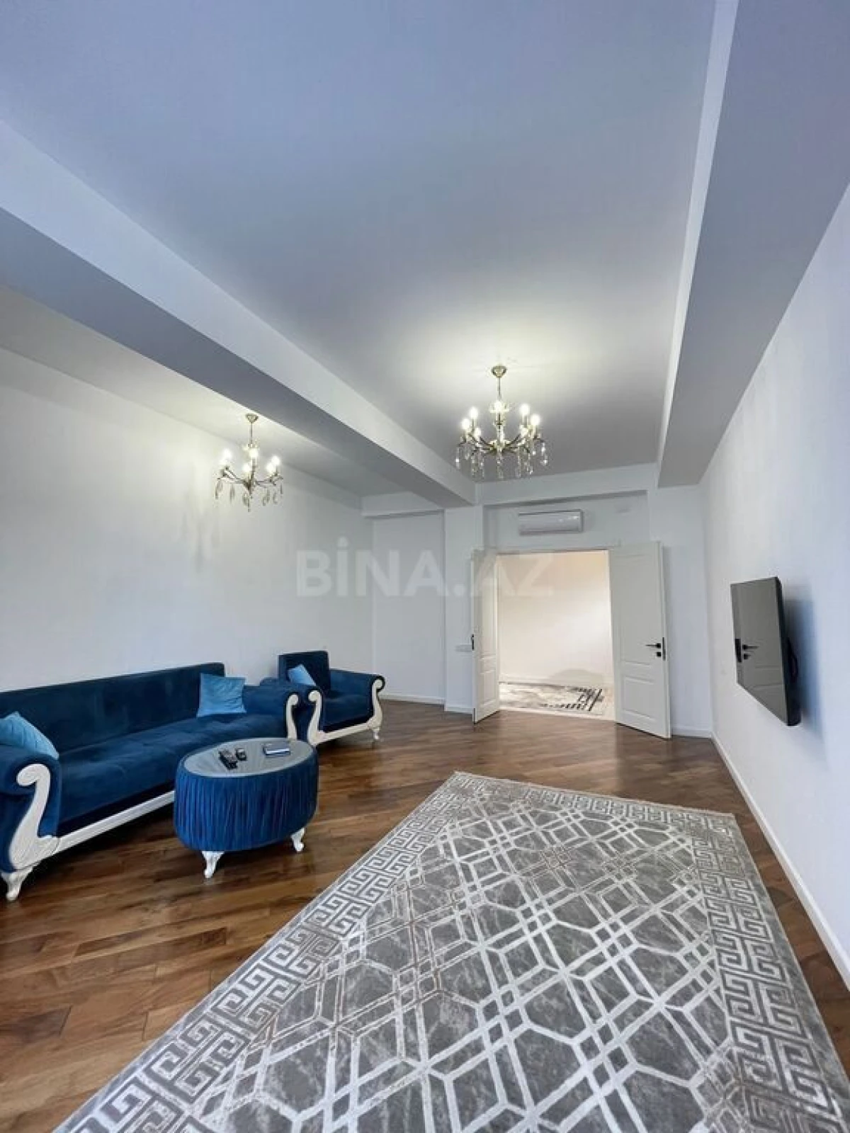 Satılır 4 otaqlı mənzil 180 m²
