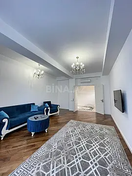 Satılır 4 otaqlı mənzil 180 m²