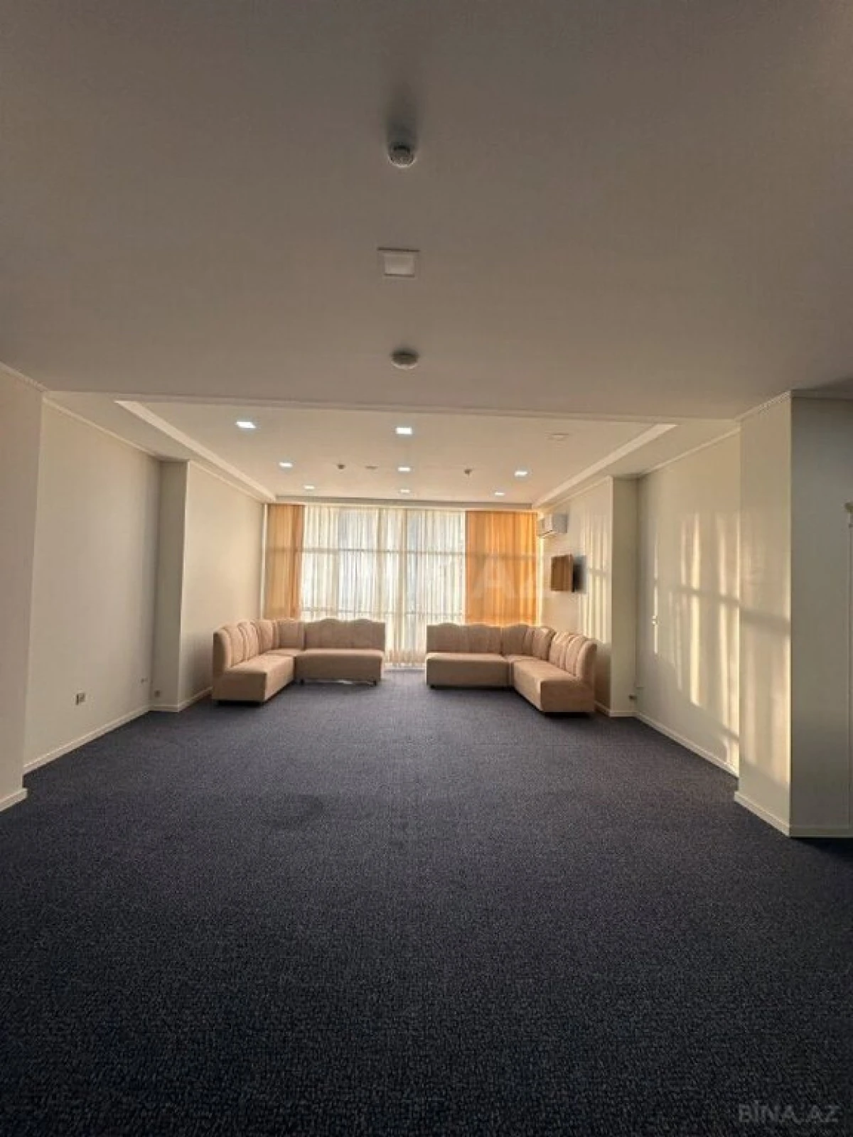 Satılır obyekt 1100 m²