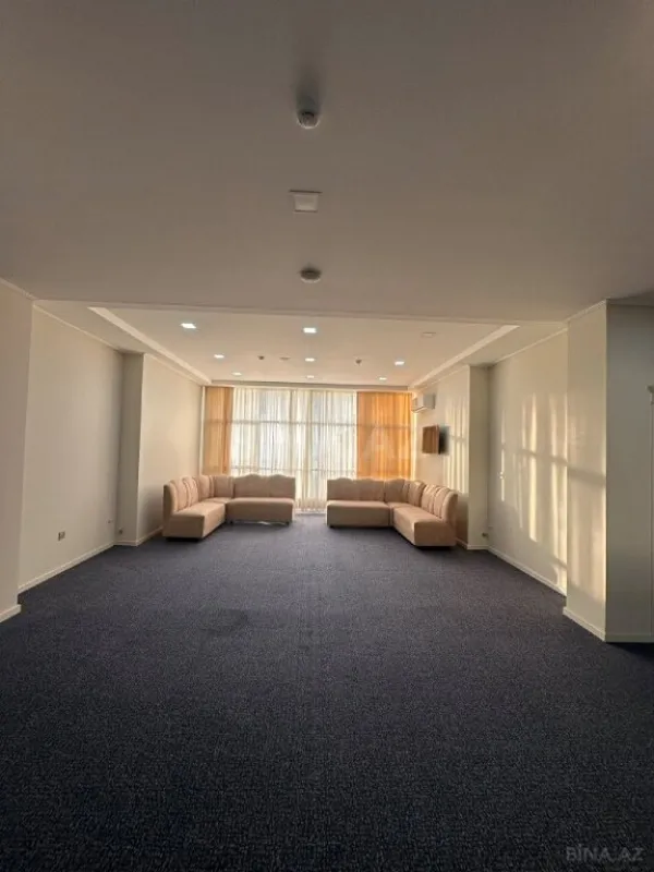 Satılır obyekt 1100 m²