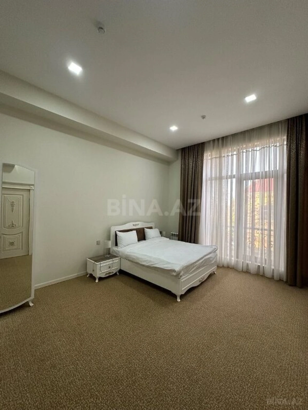 Satılır obyekt 1100 m²