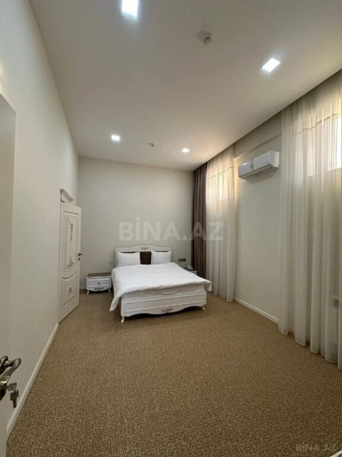 Satılır obyekt 1100 m²