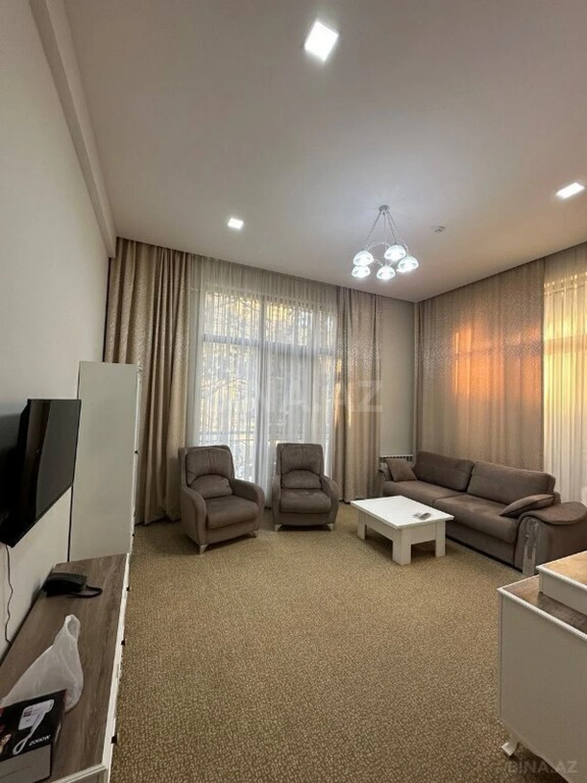 Satılır obyekt 1100 m²