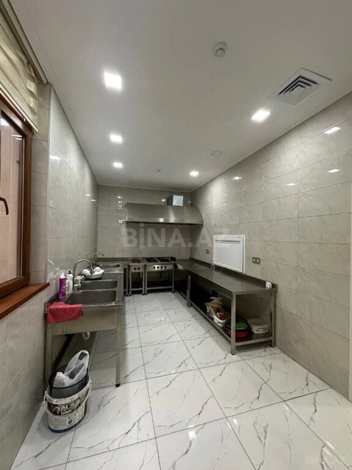 Satılır obyekt 1100 m²