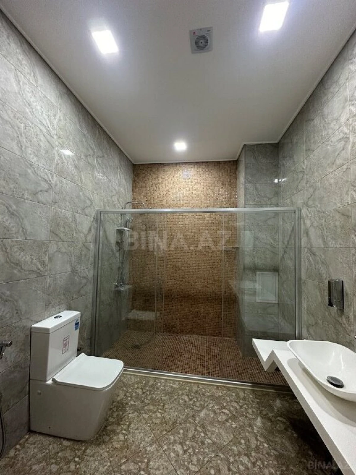 Satılır obyekt 1100 m²