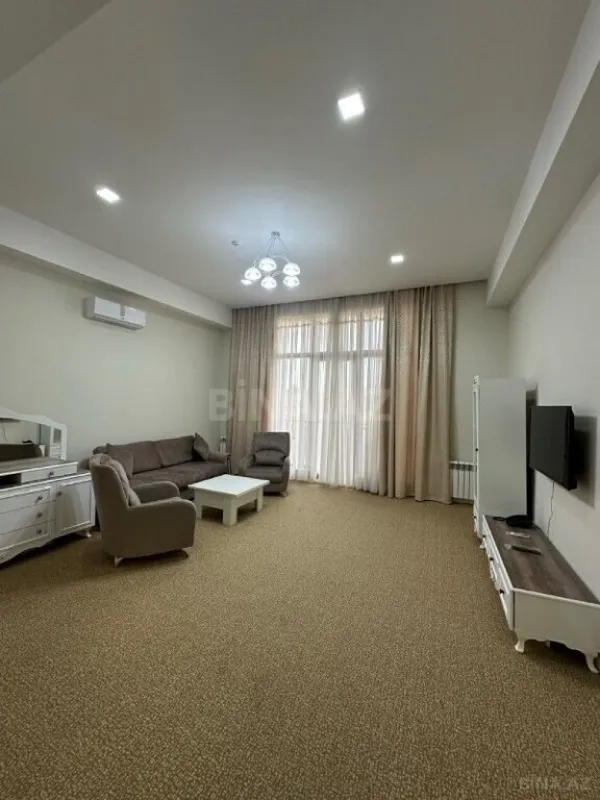 Satılır obyekt 1100 m²