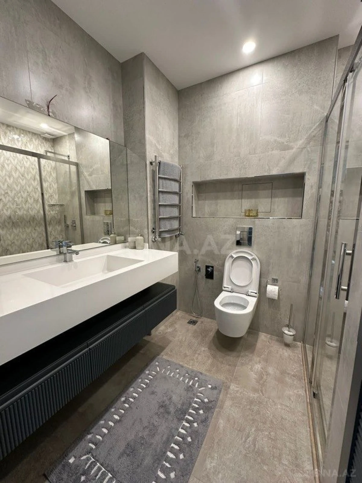 Satılır 2 otaqlı mənzil 65 m²