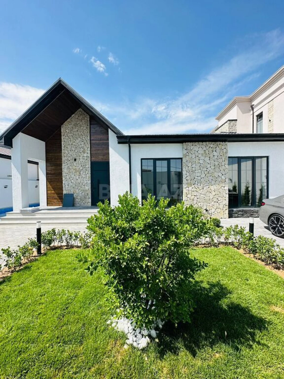 Kirayə verilir 4 otaqlı həyət evi 240 m²