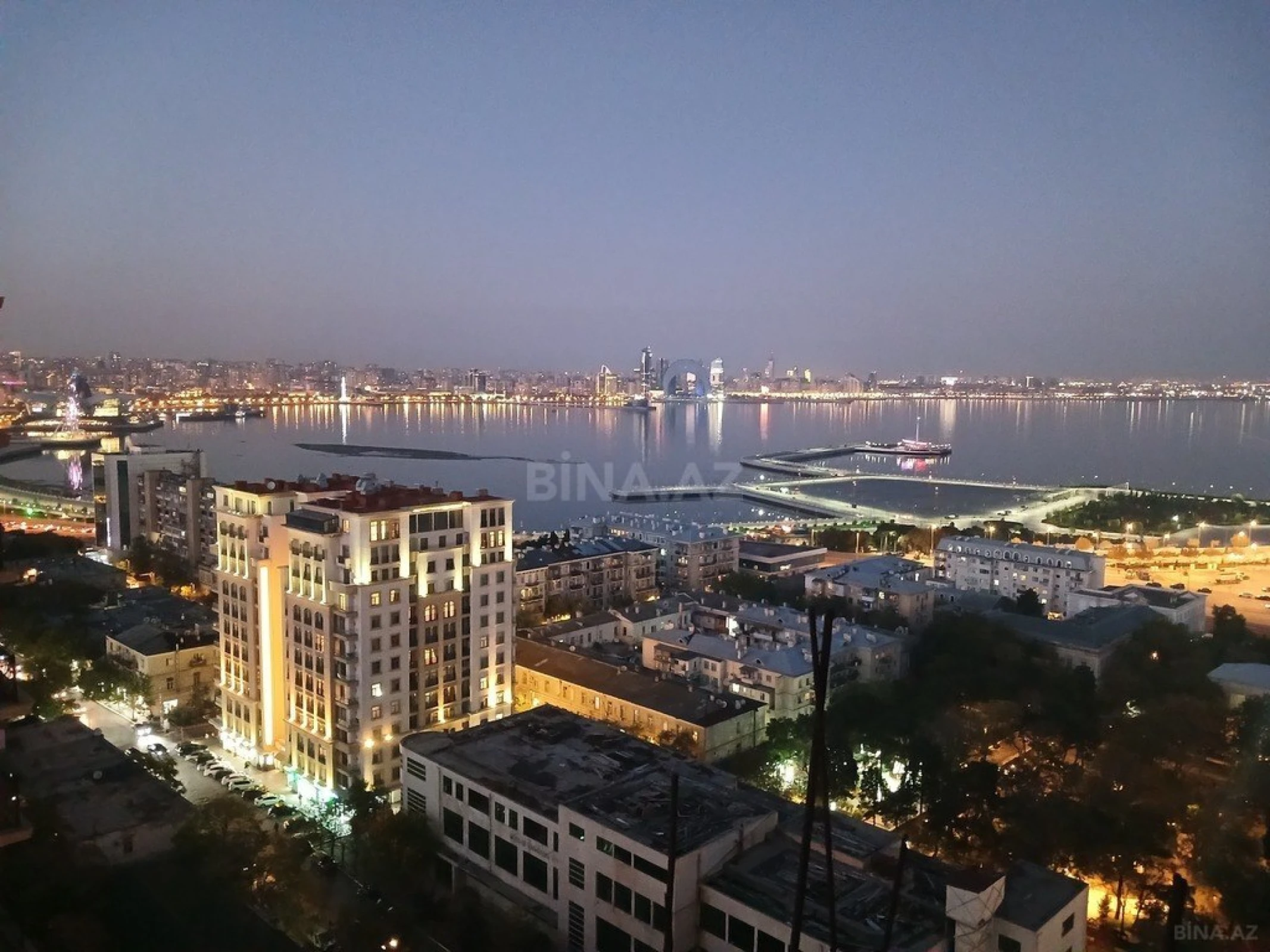 Satılır 3 otaqlı mənzil 153 m²