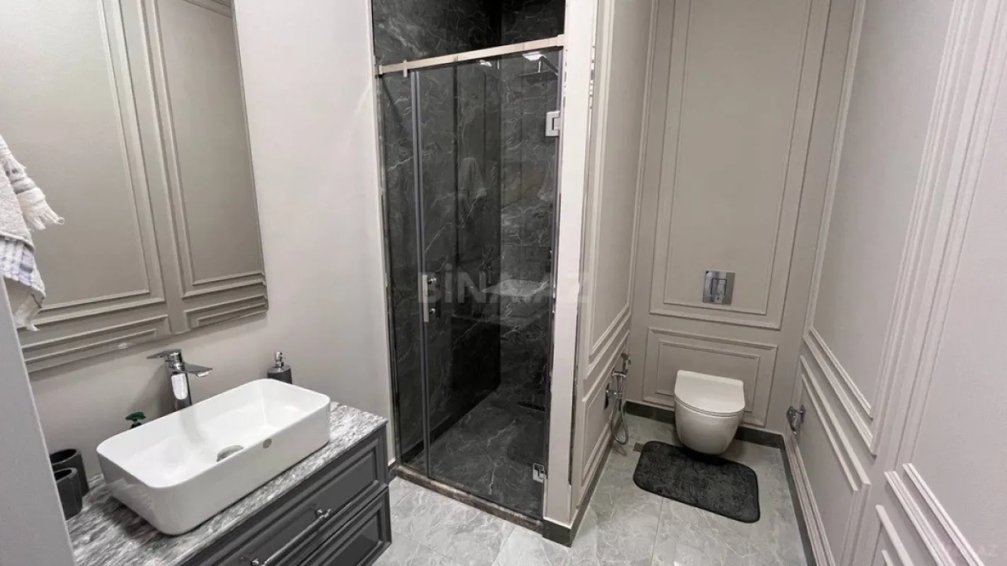 Satılır 5 otaqlı həyət evi 220 m²