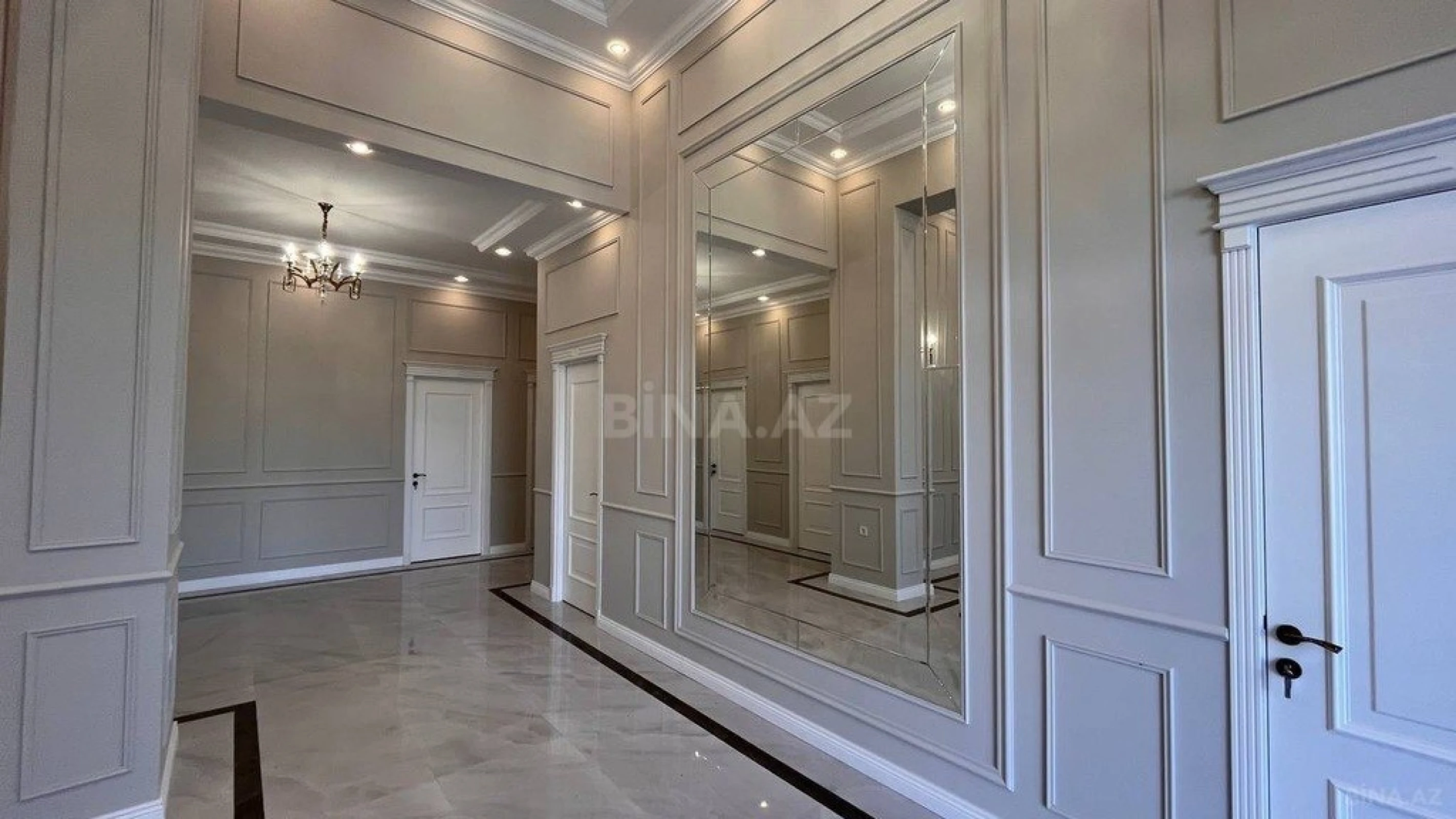 Satılır 5 otaqlı həyət evi 220 m²