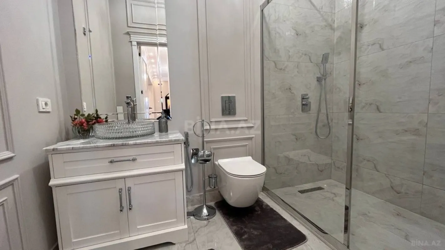 Satılır 5 otaqlı həyət evi 220 m²