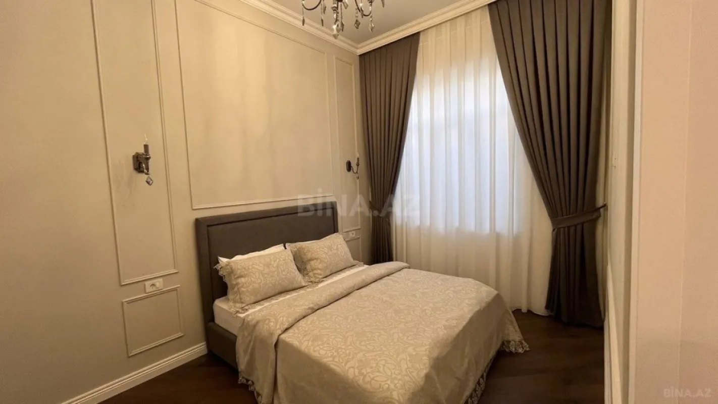 Satılır 5 otaqlı həyət evi 220 m²