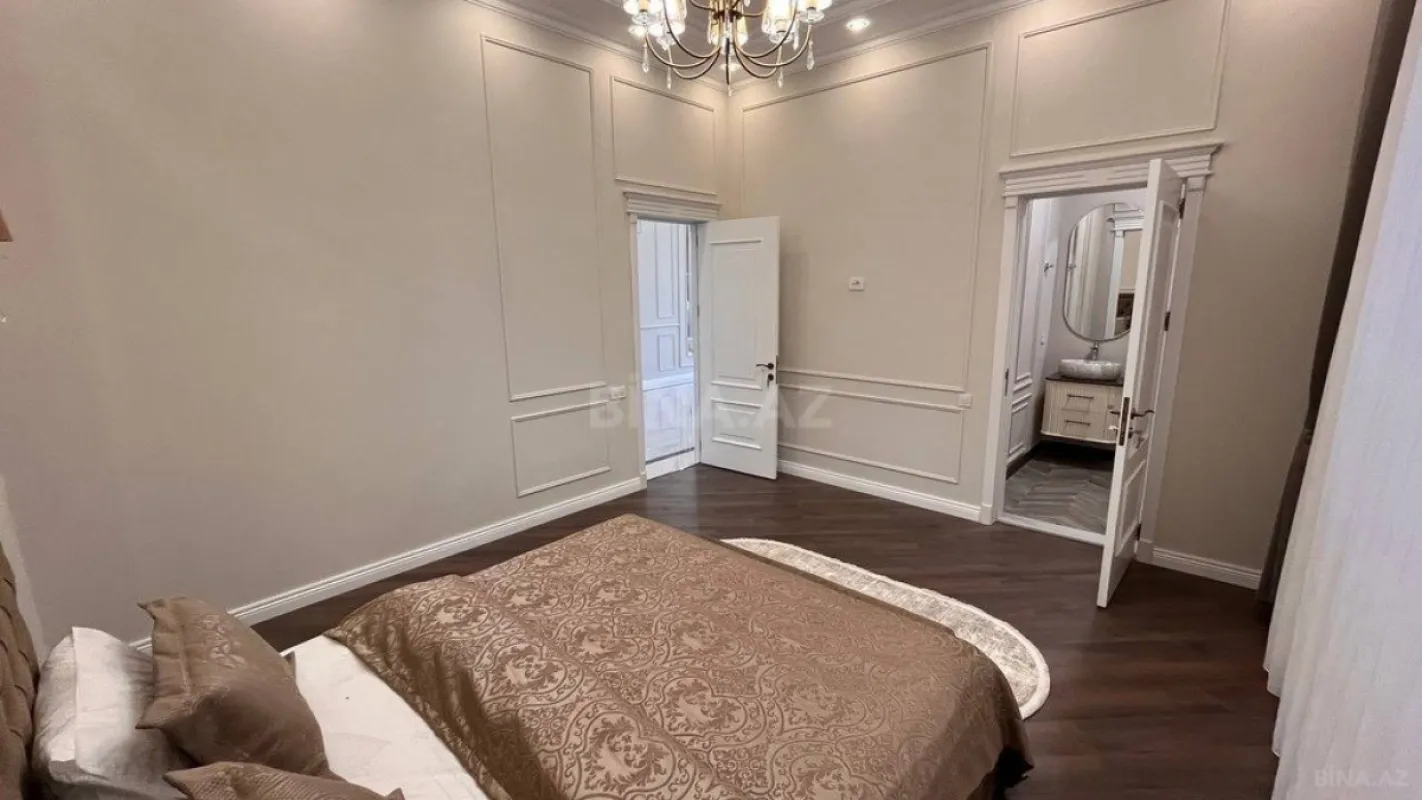 Satılır 5 otaqlı həyət evi 220 m²