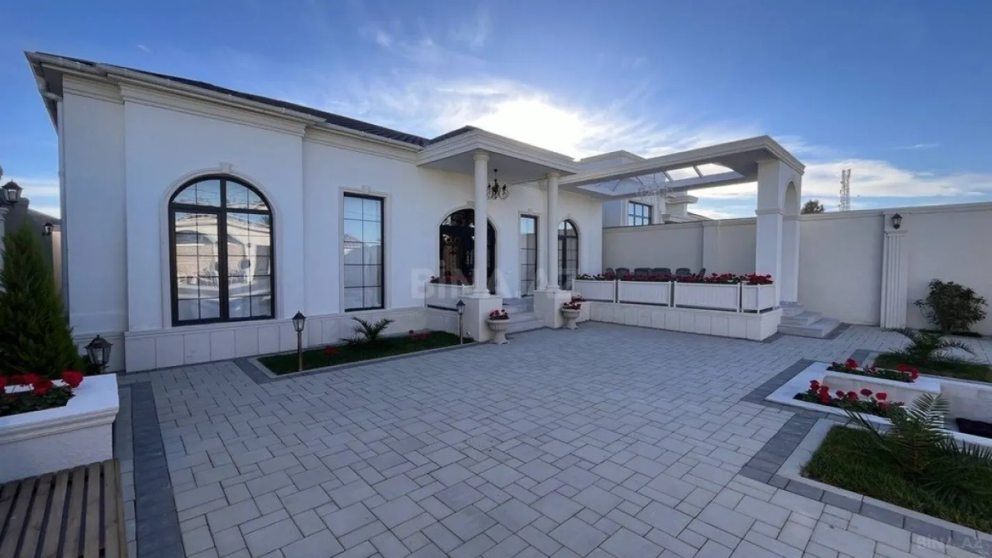 Satılır 5 otaqlı həyət evi 220 m²