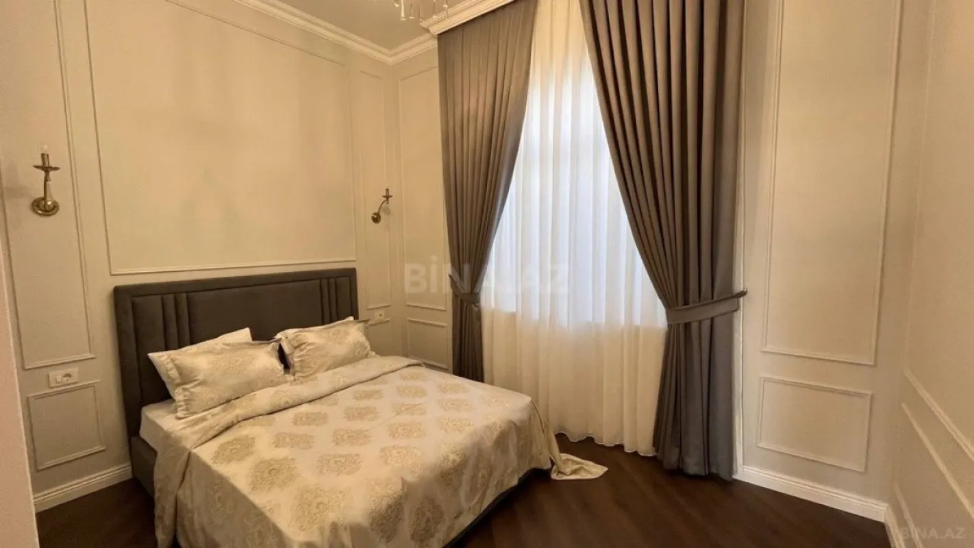 Satılır 5 otaqlı həyət evi 220 m²