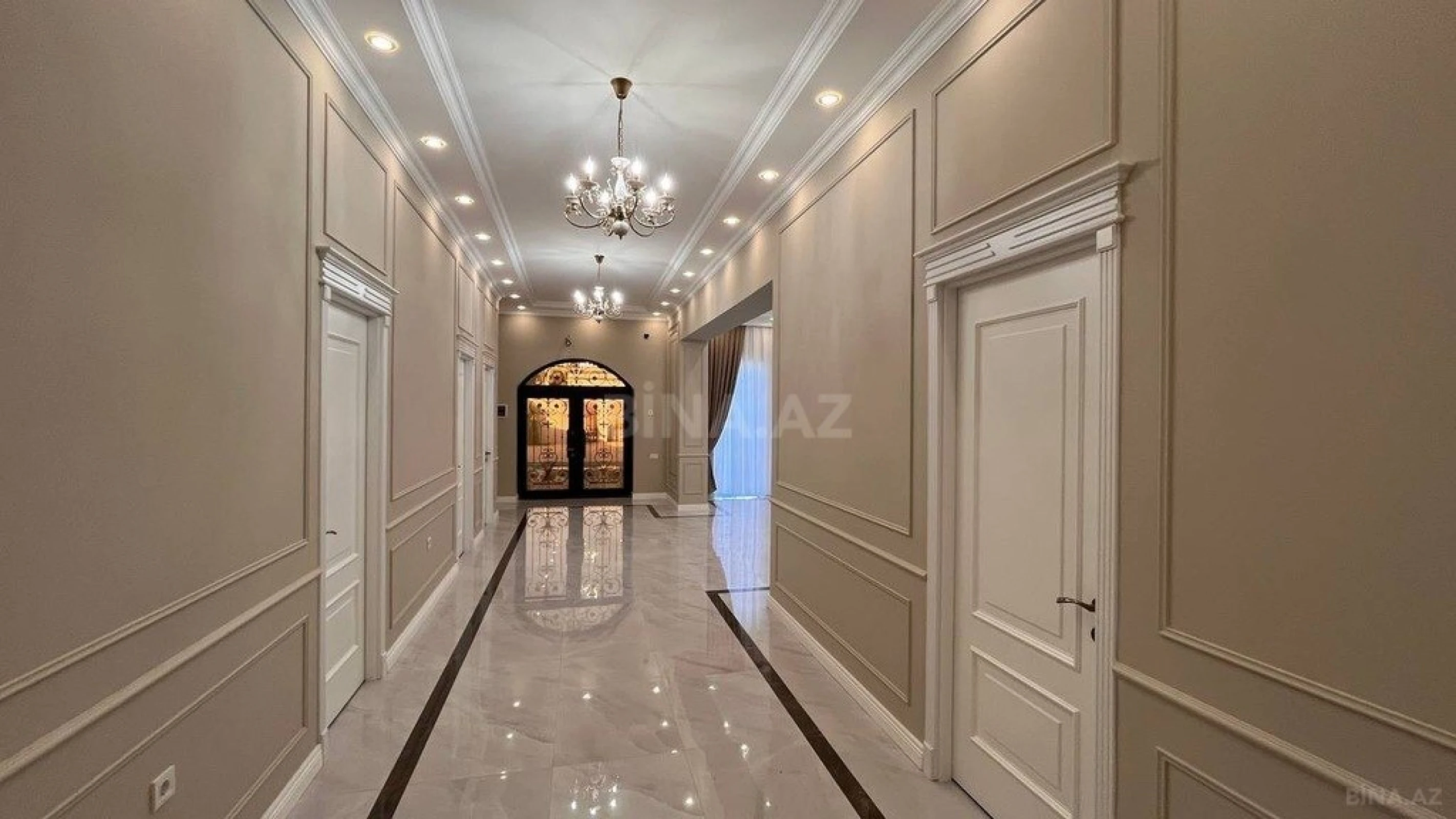 Satılır 5 otaqlı həyət evi 220 m²