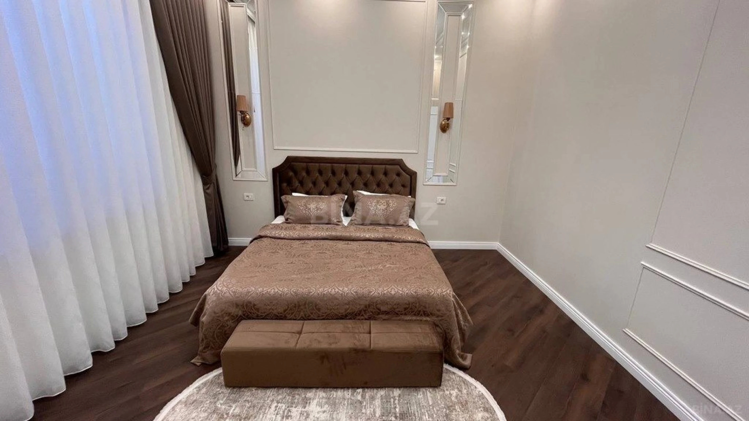 Satılır 5 otaqlı həyət evi 220 m²