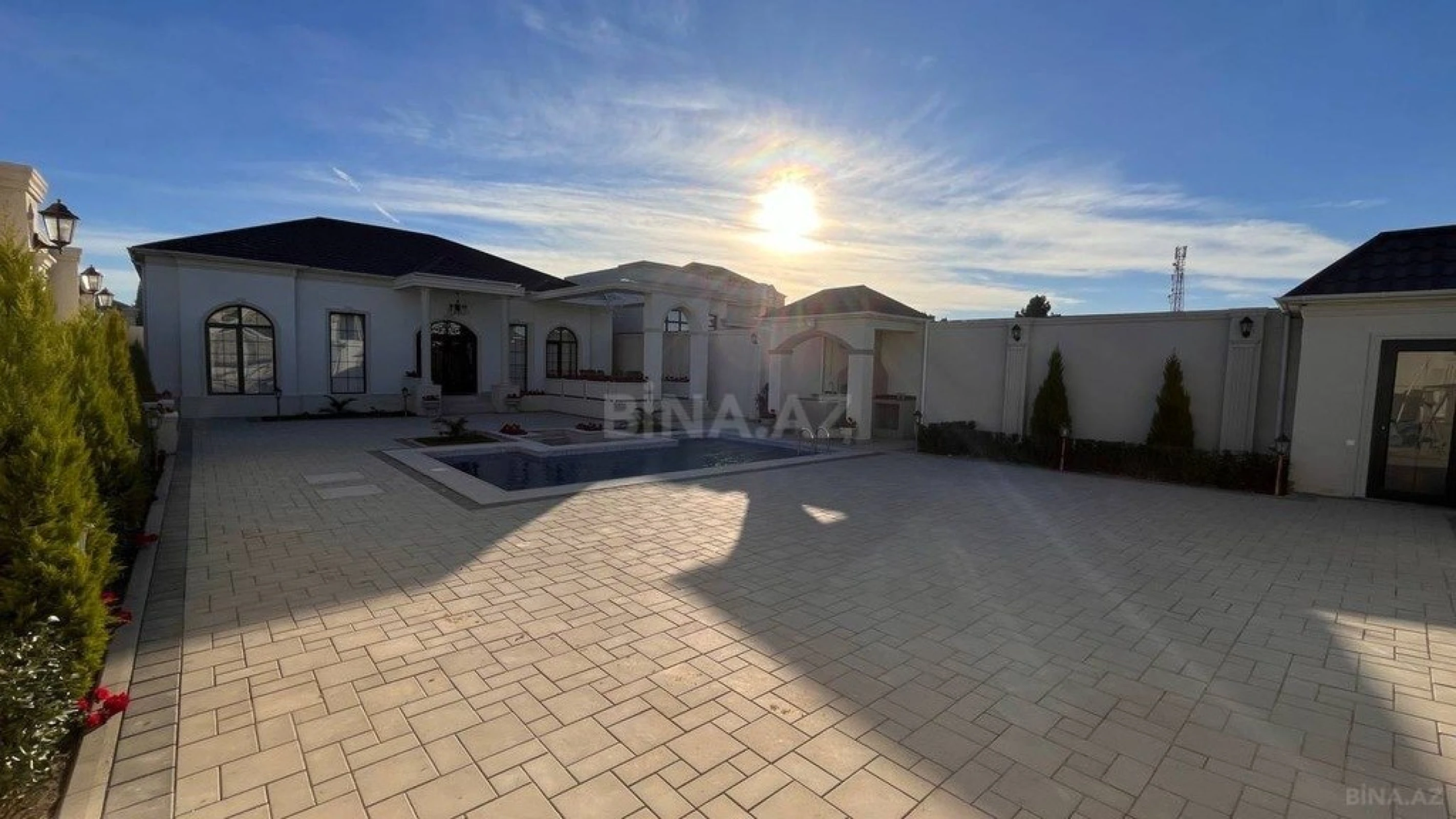 Satılır 5 otaqlı həyət evi 220 m²