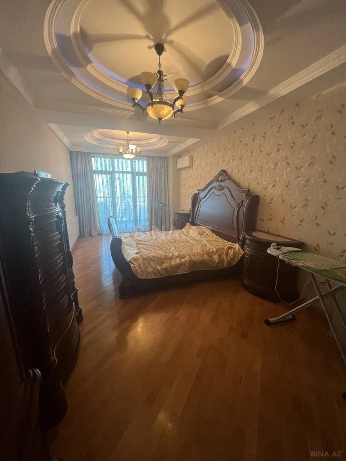 Satılır 3 otaqlı mənzil 215 m²