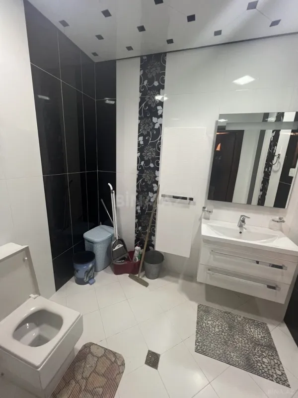 Satılır 3 otaqlı mənzil 215 m²